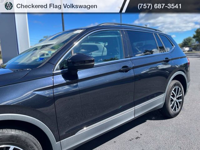 Used 2021 Volkswagen Tiguan SE w/ Panoramic Sunroof Package AWD/4WD image 3