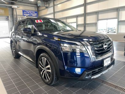 Used 2024 Nissan Pathfinder Platinum w/ Cargo Package