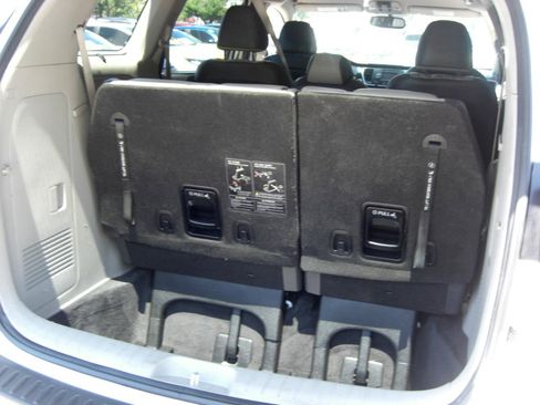 Used 2015 Kia Sedona EX FWD image 12