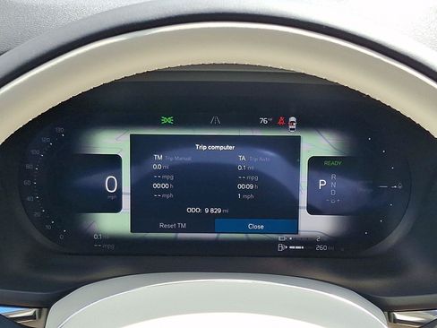 Certified 2025 Volvo XC60 T8 Plus w/ Climate Package AWD/4WD image 22