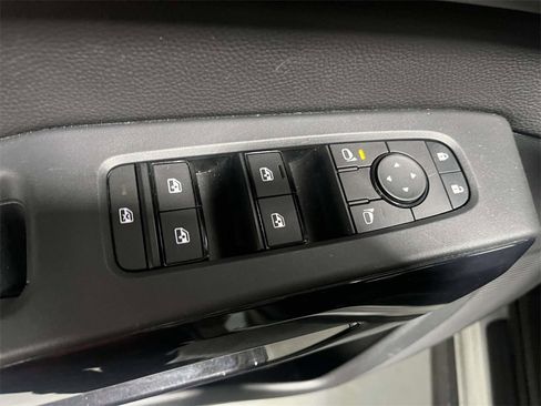 Certified 2025 Nissan Pathfinder SV image 13