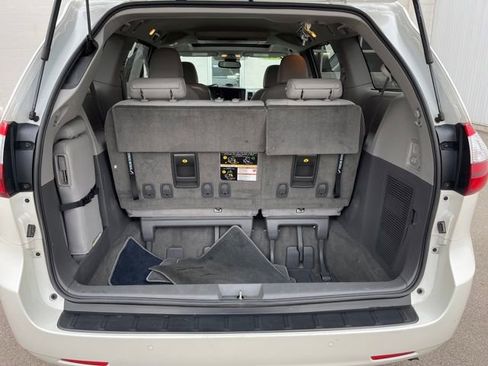 Used 2019 Toyota Sienna XLE Premium image 21