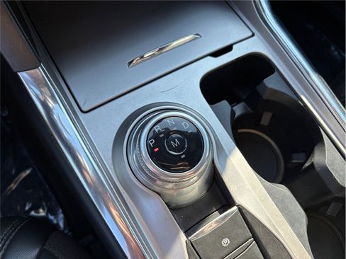 Used 2020 Ford Explorer Platinum w/ Premium Technology Package image 39