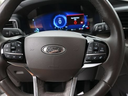 Used 2023 Ford Explorer Platinum w/ Technology Package AWD/4WD image 28