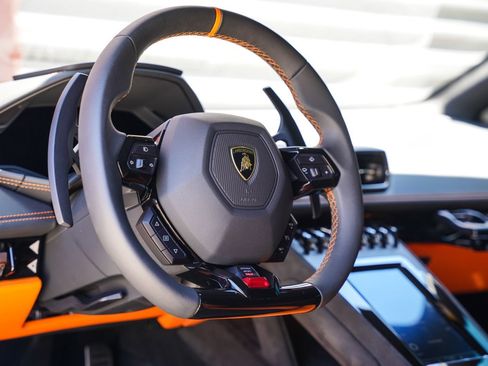 Used 2024 Lamborghini Huracan Sterrato AWD/4WD image 24