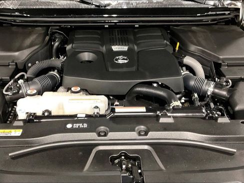 Used 2024 Lexus GX 550 w/ Accessory Package (Z1) image 12