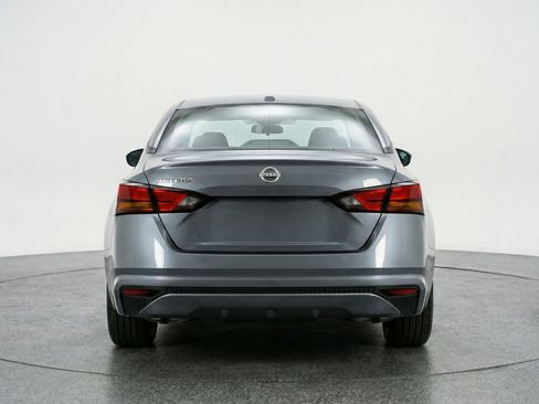 Used 2025 Nissan Altima 2.5 SV image 7