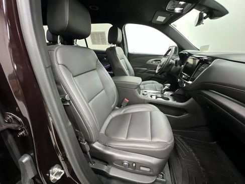 Certified 2023 Chevrolet Traverse LT w/ LT Premium Package AWD/4WD image 29