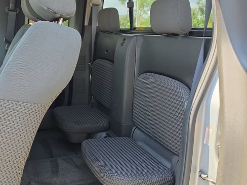 Used 2005 Nissan Frontier SE w/ (P01) Power Pkg RWD image 8