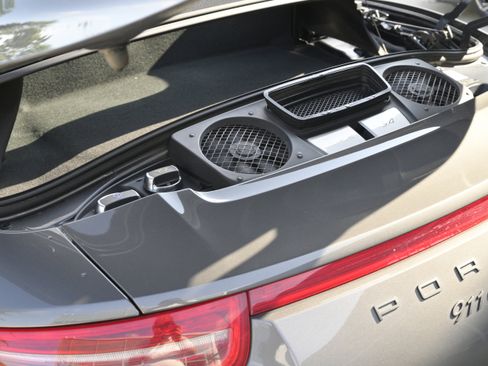 Used 2016 Porsche 911 Carrera 4 image 29