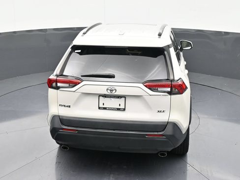 Used 2022 Toyota RAV4 XLE Premium FWD image 16