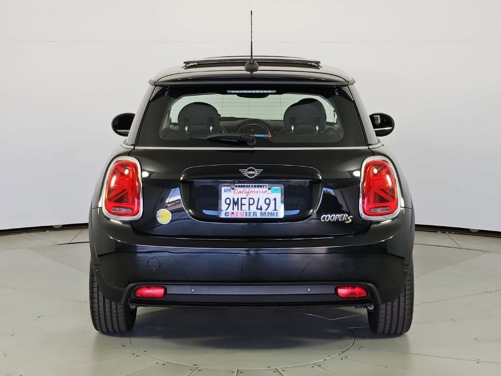 Used 2024 MINI Cooper SE FWD image 8