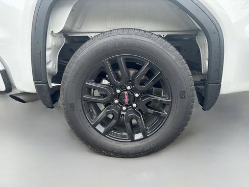 Used 2025 GMC Sierra 1500 Elevation AWD/4WD image 13