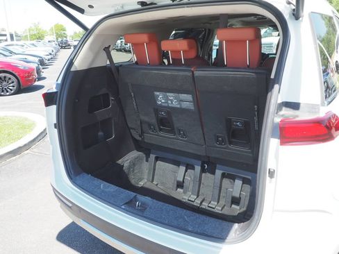 Used 2024 Kia Carnival SX Prestige FWD image 19