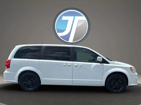 Used 2019 Dodge Grand Caravan SE FWD image 7