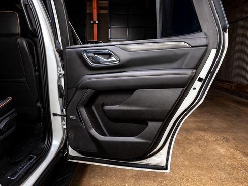 Used 2023 GMC Yukon AT4 image 37