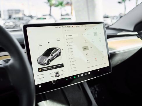 Used 2023 Tesla Model 3 Standard Range RWD image 22