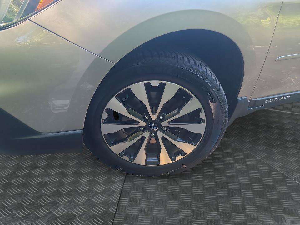 Used 2016 Subaru Outback 2.5i Limited AWD/4WD image 27