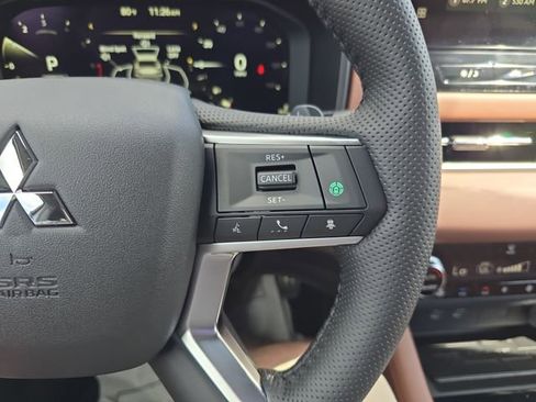 New 2025 Mitsubishi Outlander SEL image 19
