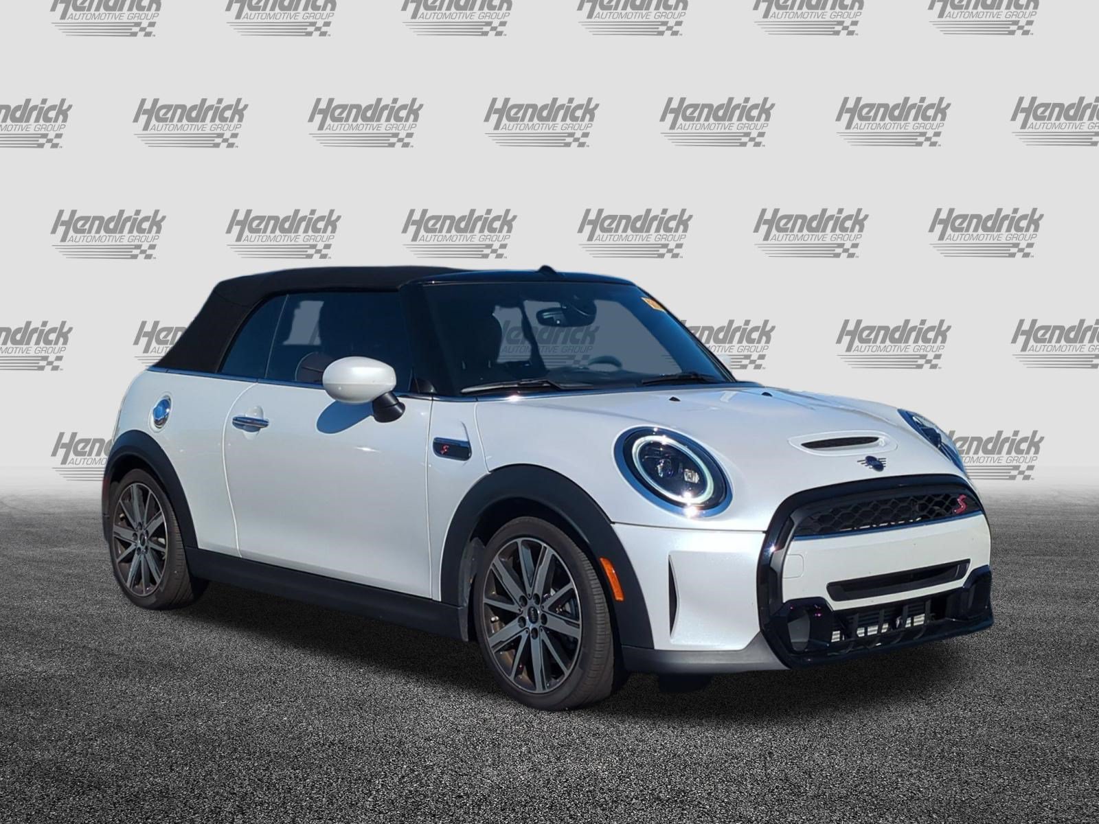 Used 2024 MINI Cooper S w/ Signature Upholstery Package FWD image 2