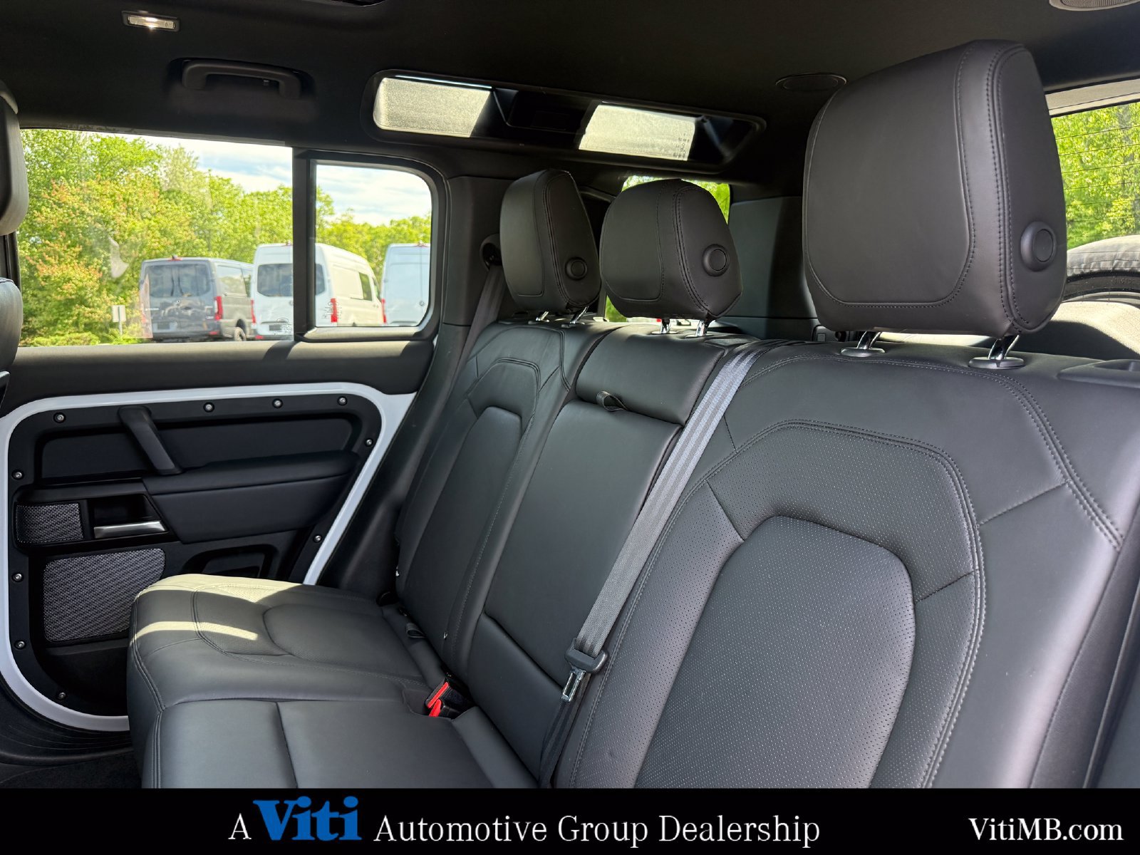Used 2023 Land Rover Defender 110 V8 AWD/4WD image 22
