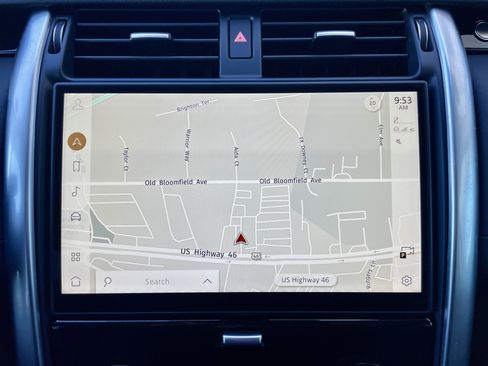 Certified 2024 Land Rover Discovery S AWD/4WD image 27