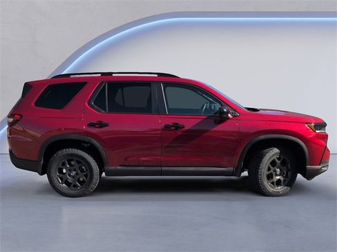 New 2025 Honda Pilot TrailSport image 3