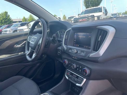 Used 2024 GMC Terrain SLE w/ Driver Convenience Package FWD image 30