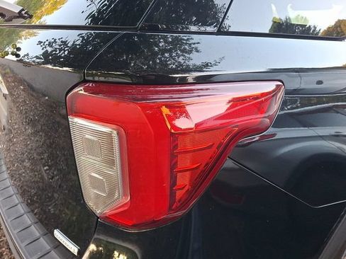 Used 2020 Ford Explorer XLT w/ Comfort Package RWD image 7