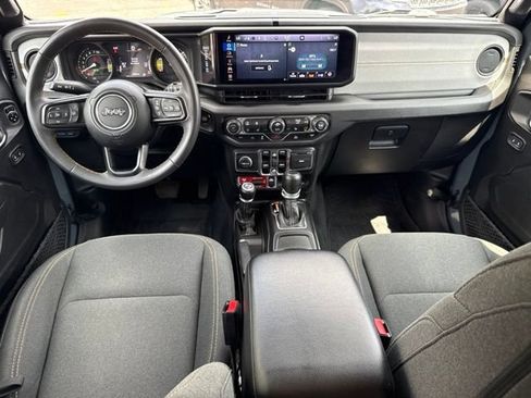 Used 2024 Jeep Wrangler Unlimited AWD/4WD image 5