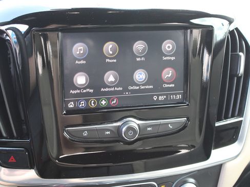 Used 2022 Chevrolet Traverse LS FWD image 15