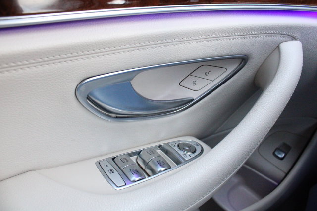 Used 2018 Mercedes-Benz E 300 image 7