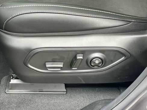 New 2025 Jeep Grand Cherokee Altitude image 26