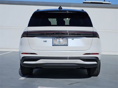 New 2026 Lincoln Nautilus Reserve image 6