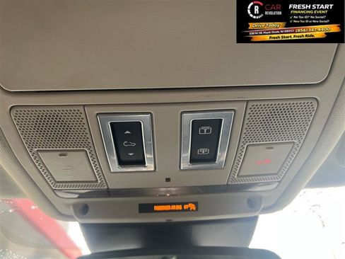 Used 2018 Jaguar F-PACE Premium image 17