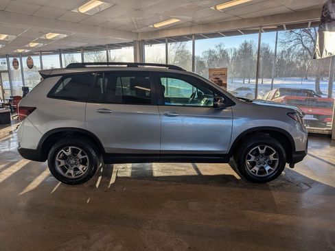 Used 2023 Honda Passport TrailSport image 4