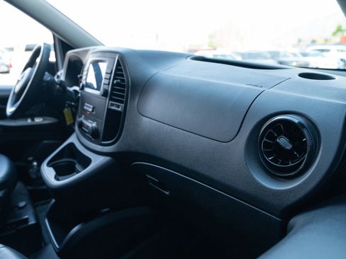 Used 2022 Mercedes-Benz Metris image 19