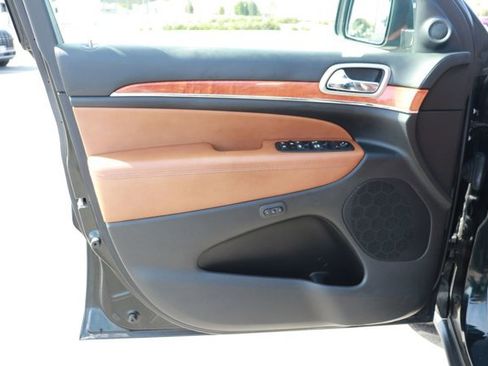 Used 2013 Jeep Grand Cherokee Overland w/ Advance Technology Group image 11