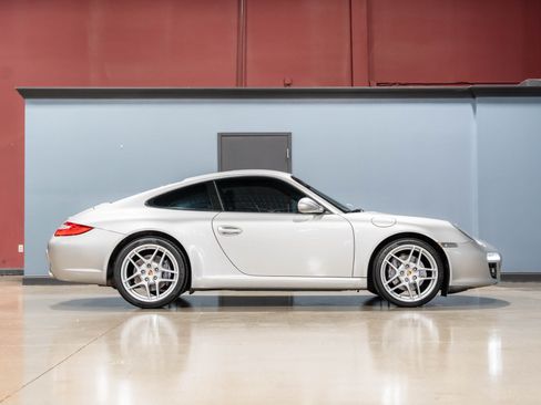 Used 2009 Porsche 911 Carrera RWD image 25