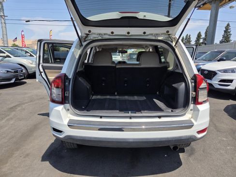Used 2014 Jeep Compass Limited FWD image 5