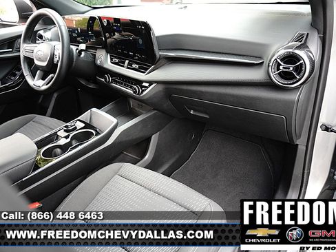 Used 2026 Chevrolet Equinox LT FWD image 8
