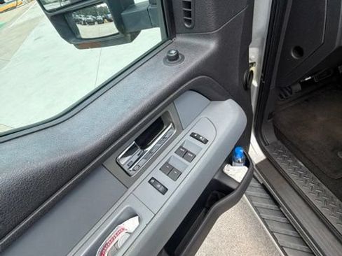 Used 2011 Ford F150 XLT w/ XLT Chrome Pkg AWD/4WD image 40