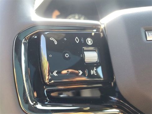 Used 2025 Land Rover Range Rover Evoque S image 24