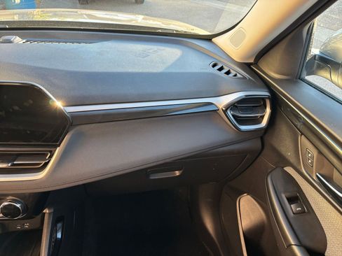 Used 2025 Chevrolet TrailBlazer LT image 35