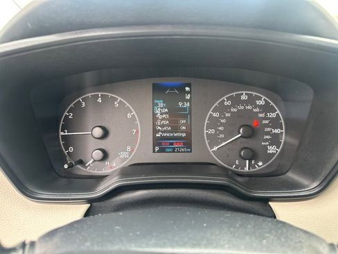 Certified 2023 Toyota Corolla LE image 29