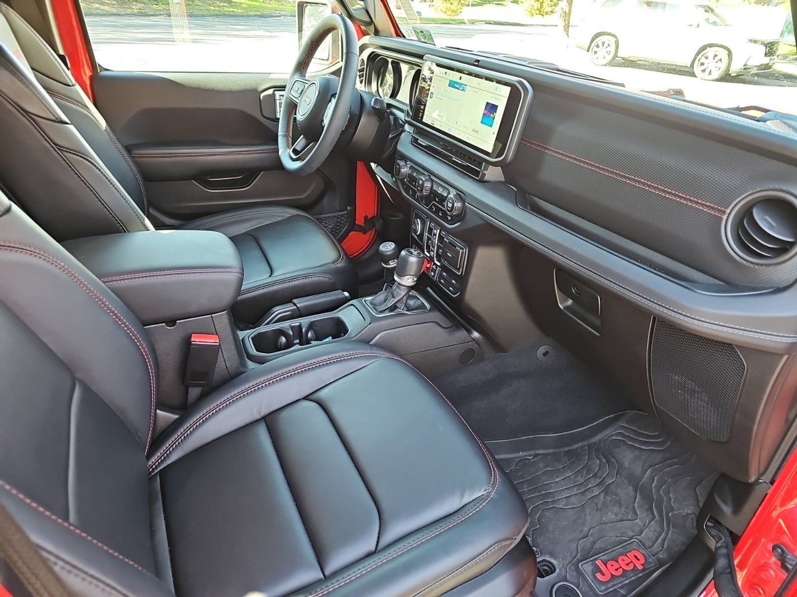 Used 2024 Jeep Wrangler Unlimited Rubicon AWD/4WD image 10