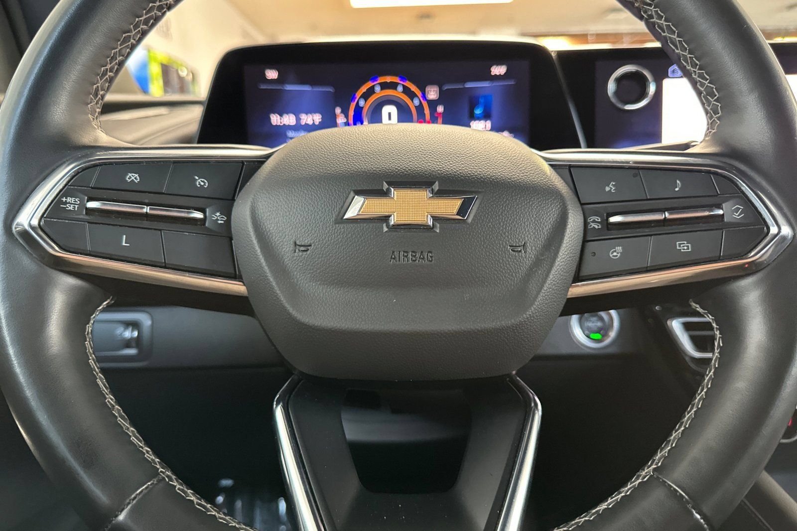 Used 2024 Chevrolet Traverse LT FWD image 36
