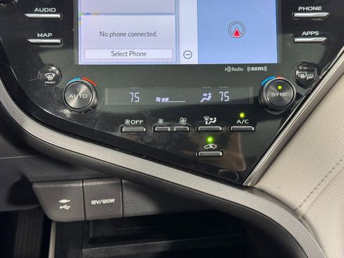 Used 2019 Toyota Camry XSE w/ Navigation Package image 26