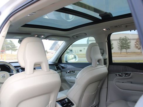 Used 2021 Volvo XC90 T8 Inscription w/ Advanced Package image 35