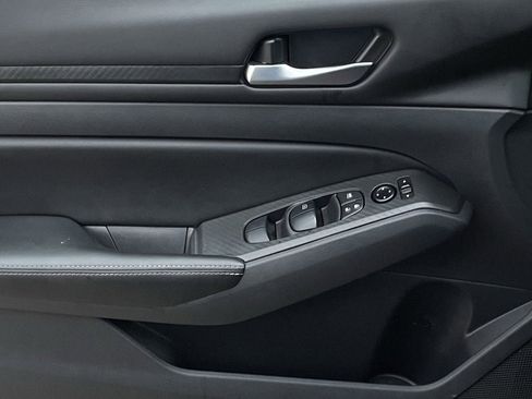 Used 2024 Nissan Altima 2.5 SV image 20